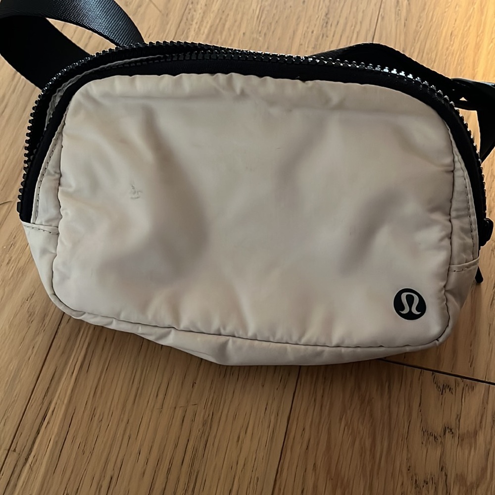 Lululemon waist bag